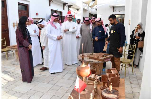 وزير التنمية الاجتماعية يفتتح فعالية «براحتنا بحرينية»