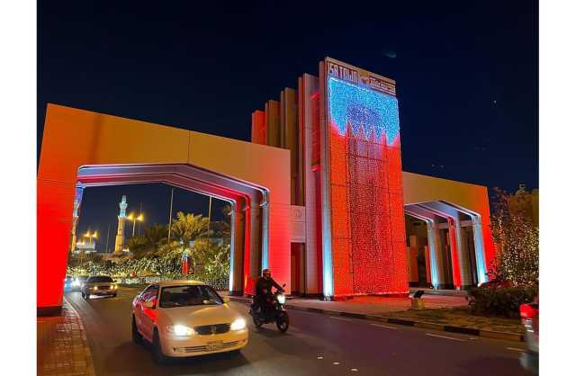 البلدية الجنوبية تزين عدد من المعالم الرئيسية والشوارع العامة بمناسبة الأعياد الوطنية