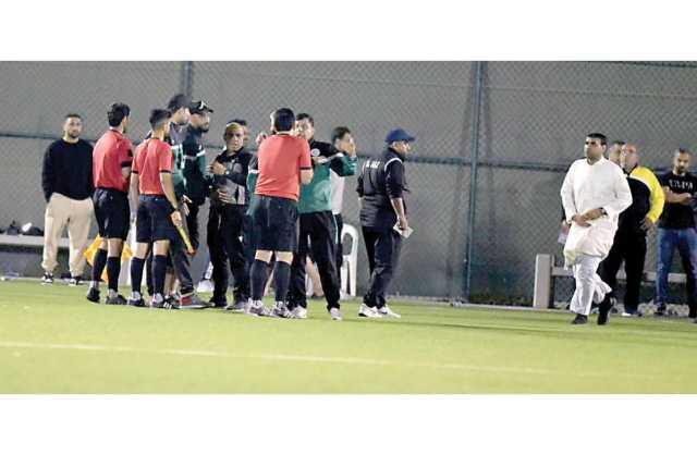 دوري 21 سنة يشهد حادثة اعتداء على الحكم المساعد!!
