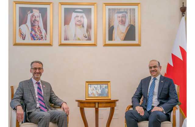 وزير الشؤون القانونية يستقبل سفير الولايات المتحدة الأمريكية لدى مملكة البحرين