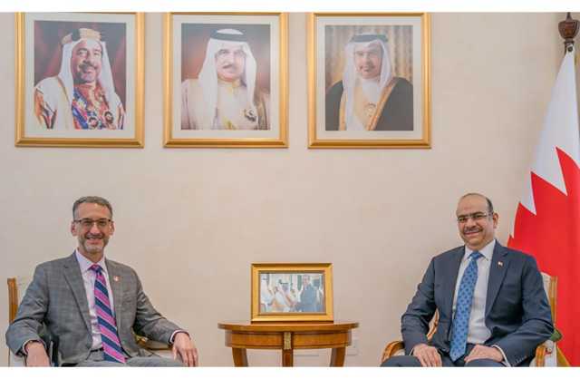 وزير الشؤون القانونية يستقبل سفير الولايات المتحدة الأمريكية لدى مملكة البحرين