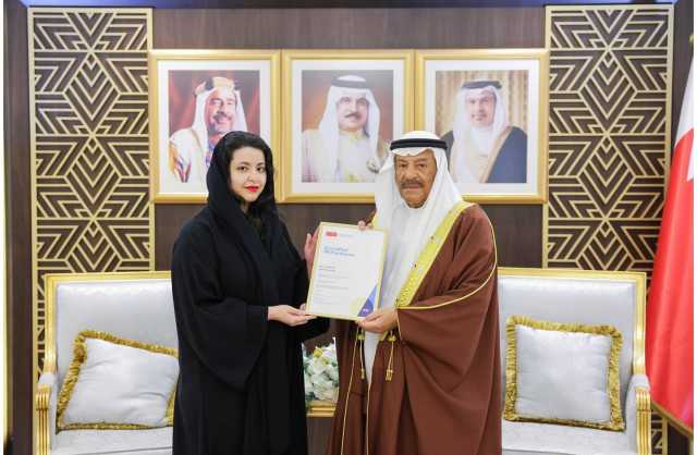 رئيس مجلس الشورى يستقبل عضو المعھد الملكي البريطاني للعلاقات العامة