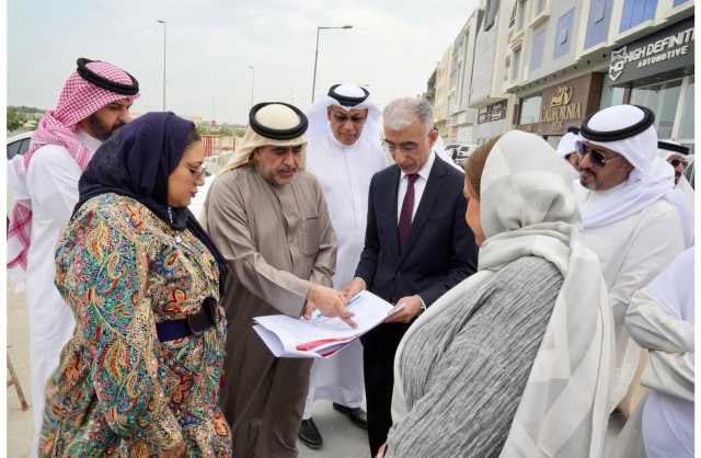 وزير الأشغال يتفقد مشاريع تطوير البنية التحتية في الدائرة الخامسة بمحافظة المحرق