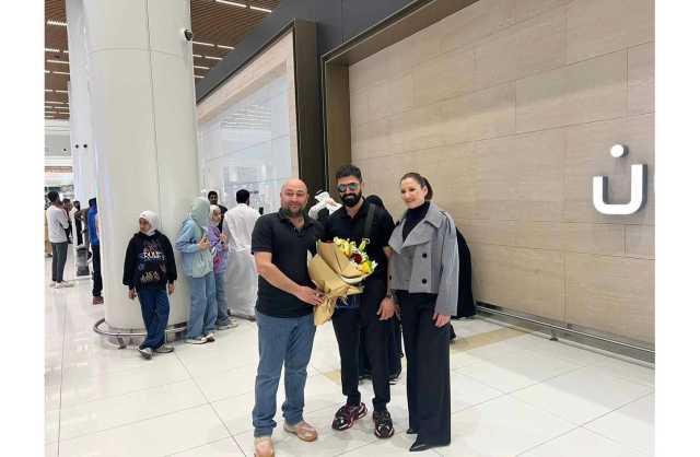 الفنان العراقي سيف نبيل يصل إلى المنامة