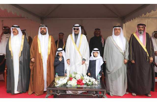 محافظ الجنوبية يشهد عرضاً للطابور العسكري لوزارة الداخلية بمشاركة متميزة من مختلف الإدارات الأمنية