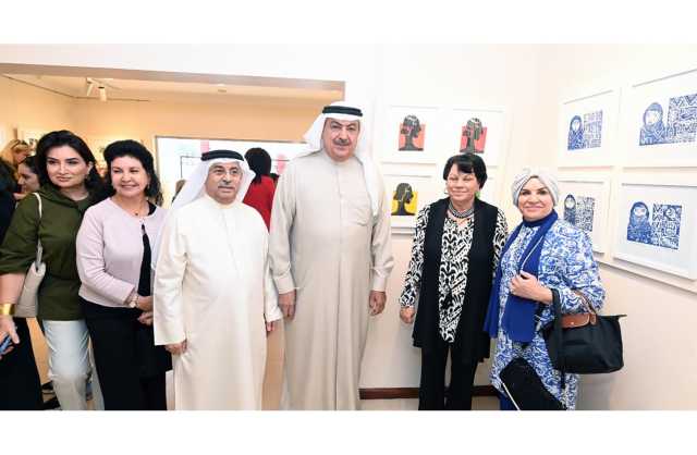 الشيخ راشد بن خليفة رئيس المجلس الوطني للفنون يفتتح معرض المطبوعات الصغيرة بنسخة الثانية