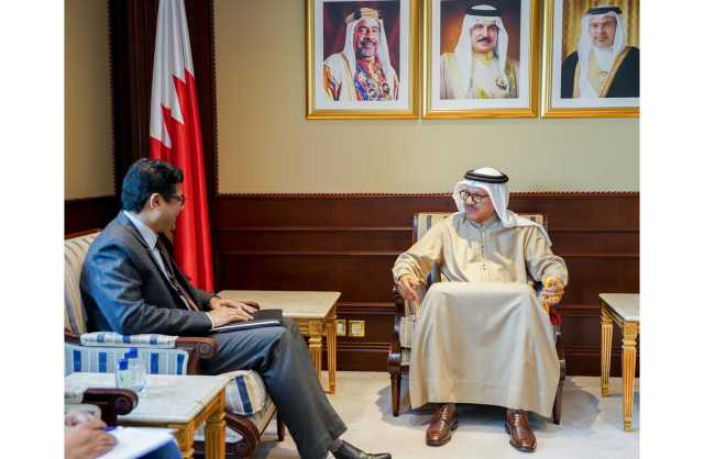 وزير الخارجية يستقبل سفير جمهورية الهند لدى البحرين