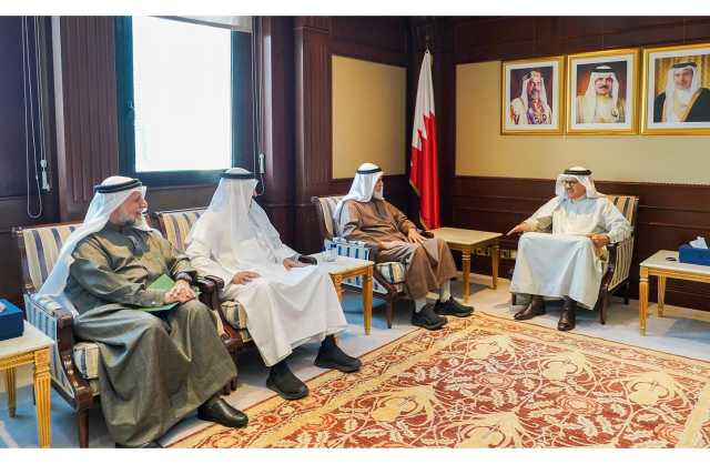 وزير الخارجية يستقبل رئيس مجلس إدارة الجمعية الإسلامية