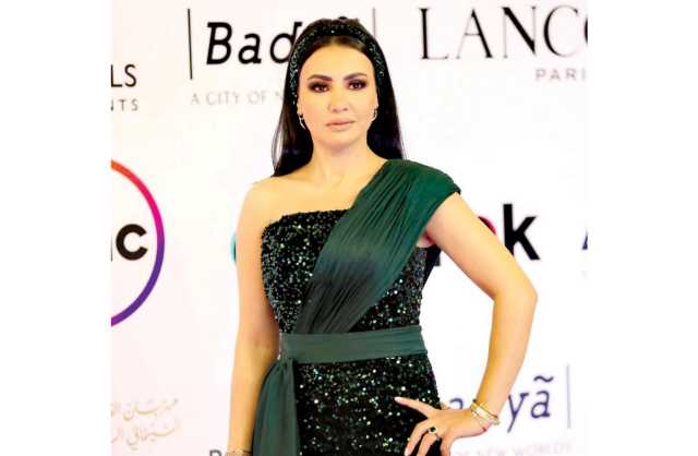 تعاقدت الفنانة دينا فؤاد على الانضمام إلى فريق عمل مسلسل «حق عرب»، لتشارك في البطولة أمام النجم أحمد العوضي