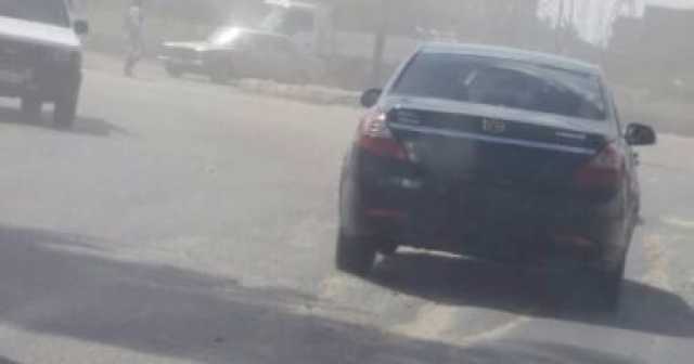 ضبط المتهم بثني لوحة معدنية لسيارة خاصة
