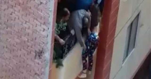 الداخلية تكشف حقيقة تسلل طفل لمنزل من الشرفة فى العجمى