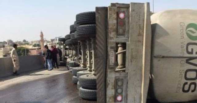 مصرع 3 أشخاص فى انقلاب سيارة نقل بطريق مرسى علم إدفو