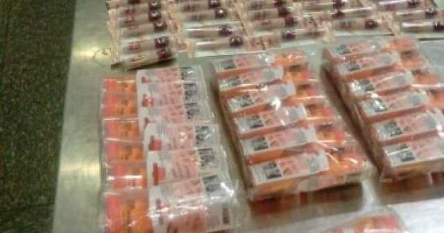 ميكب مضروب.. ضبط مستحضرات تجميل مجهولة المصدر بالقاهرة