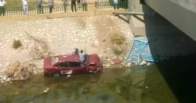 مصرع طفلين وإصابة والدهما إثر انقلاب سيارة ملاكى بترعة النوبارية بالبحيرة