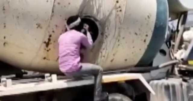 خلاطة تتسبب فى بتر ذراعى شخصين بمحجر فى القطامية