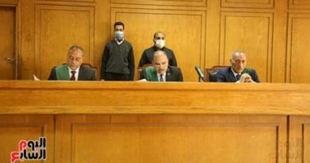 الحكم على نقيب المعلمين وآخر بتهمة تلقى رشوة اليوم