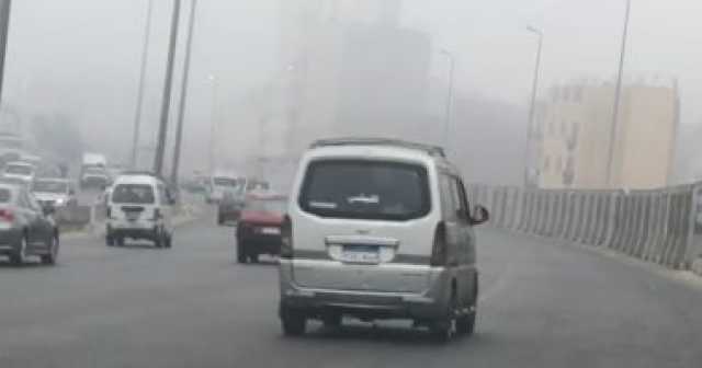 النشرة المرورية.. كثافات متوسطة للسيارات بمحاور القاهرة والجيزة