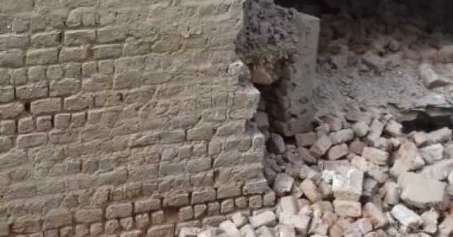 مصرع طفل وإصابة شقيقيه إثر انهيار جدار بجرجا فى سوهاج