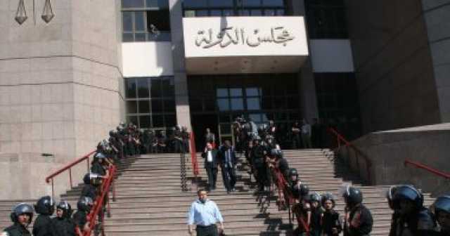 فتوي مجلس الدولة: لا يجوز حصول الموظف على راتب وقت فصله من العمل