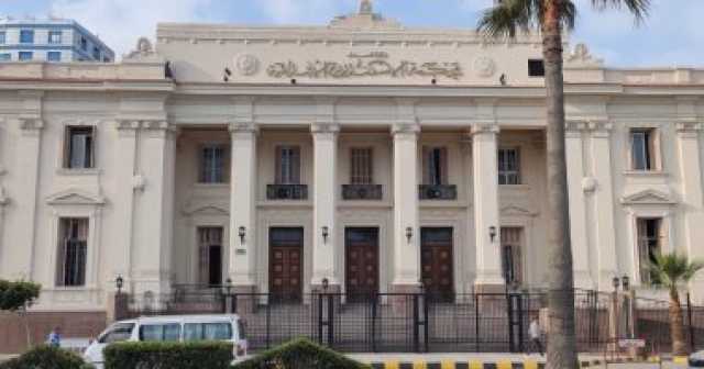 السجن من 3 لـ10 سنوات لـ3 متهمين لسرقتهم شخصا بالطريق العام فى العامرية
