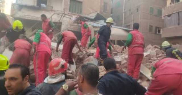 التحريات: إصابة شخصين إثر سقوط 2 بلكونة لعقار مجاور لمنزل حدائق القبة المنهار