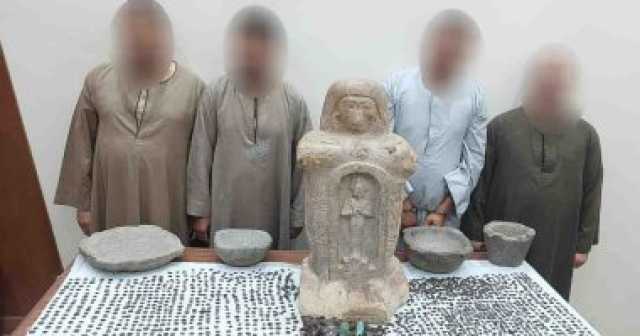ضبط 3 آلاف عملة أثرية وتماثيل فى سوهاج