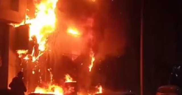 اندلاع حريق بأحد المحلات التجارية بميدان محمد نجيب فى الإسكندرية