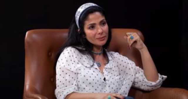 حيثيات حبس المتهم بسب منى زكى بسبب فيلم أصحاب ولا أعز