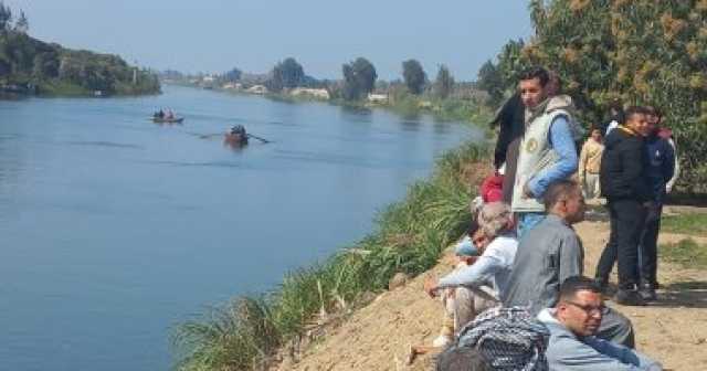 جهود مكثفة من رجال الإنقاذ للبحث عن مفقودين بحادث غرق معدية منشأة القناطر