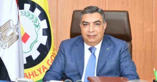 حملة مرورية لمصادرة التكاتك المخالفة بشارع قناة السويس بالدقهلية