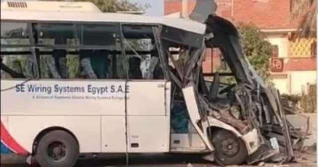 إصابة 7 أشخاص إثر حادث تصادم مينى باص وسيارة فى الهرم