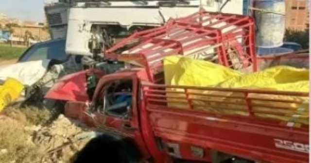 مصرع وإصابة 4 أشخاص إثر حادث تصادم سيارتين فى النزهة