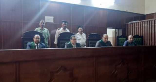 الإعدام لسيدة والسجن 15 سنة لابنتها بتهمة قتل طفلة وحرق جثتها فى سوهاج