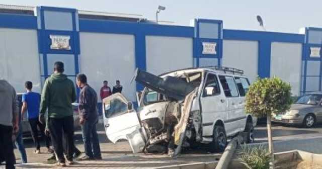 إصابة 3 أطفال فى تصادم ميكروباص بعمود إنارة بالسويس