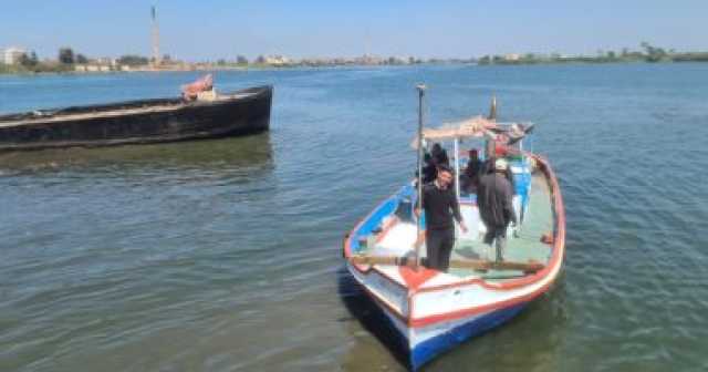انتشال جثة غريق من داخل نهر النيل فى أبو النمرس