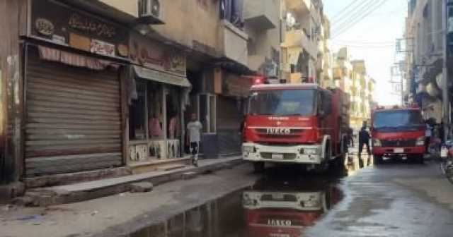 السيطرة على حريق محدود بسطح عقار فى شارع رمسيس وسط مدينة الأقصر.. صور
