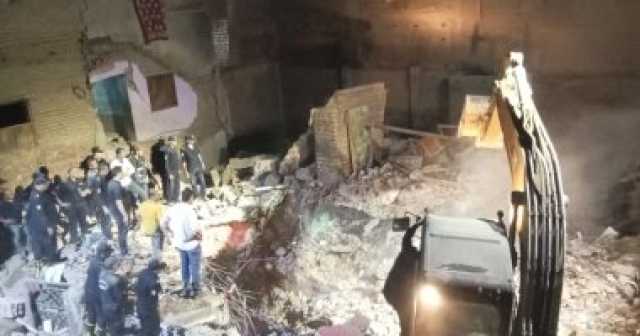 ارتفاع عدد مصابين انهيار عقار أسيوط لـ7 أشخاص وجار البحث عن آخرين