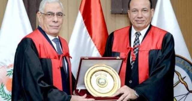 الدكتوراه الفخرية للنائب العام من جامعة المنصورة تقديرًا لدعمه للعدالة
