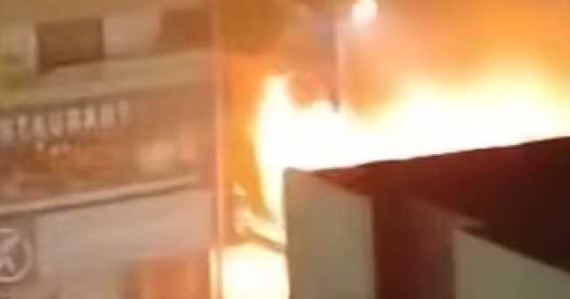 صور لحريق يلتهم مطعم شاورما بشارع ترسا فى الهرم