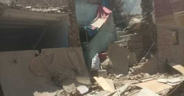 انهيار جزئى لمنزل من 3 طوابق والبحث عن فتاة أسفله بقنا