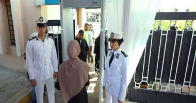 شاهد الانتشار الشرطي بمحيط المدارس لتأمين امتحانات الثانوية العامة