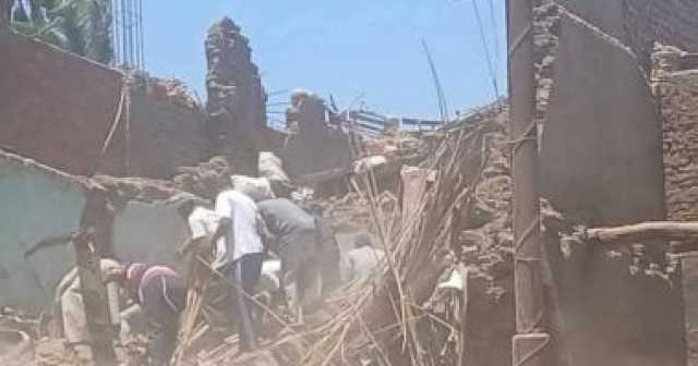 انتشال جثة طالبة من أسفل منزل منهار بقنا