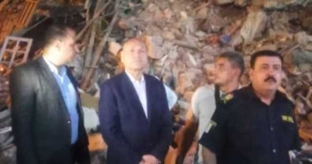 محافظ القاهرة يتفقد موقع انهيار عقار السيدة زينب.. صور