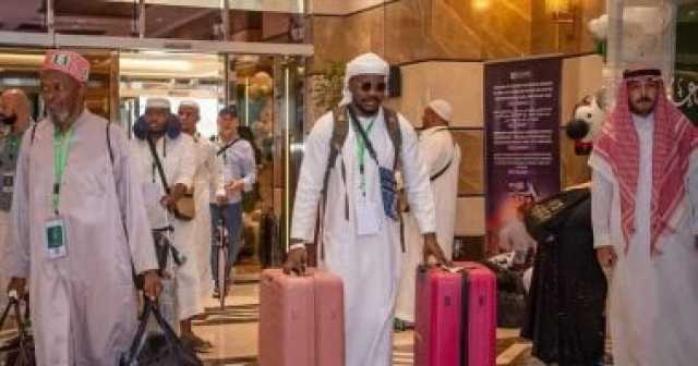ضيوف برنامج خادم الحرمين الشريفين يصلون المدينة المنورة وسط ترحيب رسمى
