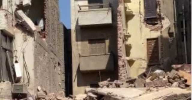 انهيار جزئى لمنزل بروض الفرج والحماية المدنية تحاول إخراج طفلة ومسن بين الأنقاض