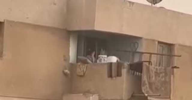 التحفظ على زوجين ضربا طفلهما لسرقته هاتف شقيقه وشراء سجائر بالشرقية