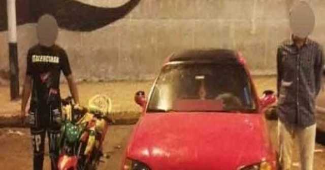 ضبط سائقين للسير برعونة وأداء حركات استعراضية على الطريق بالإسكندرية
