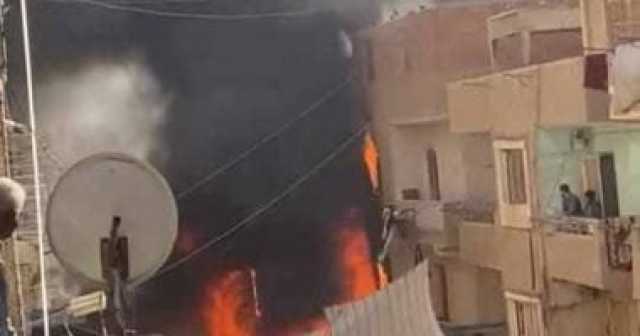 اندلاع حريق داخل سوق فى منطقة فيصل.. صور