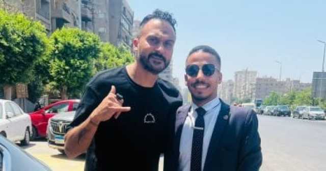 محامى إبراهيم سعيد ينشر صورته عقب إخلاء سبيله ويعلق: نورت ياهيما