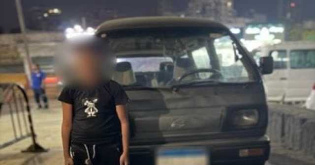 الداخلية تضبط طفل يقود سيارة في البحيرة